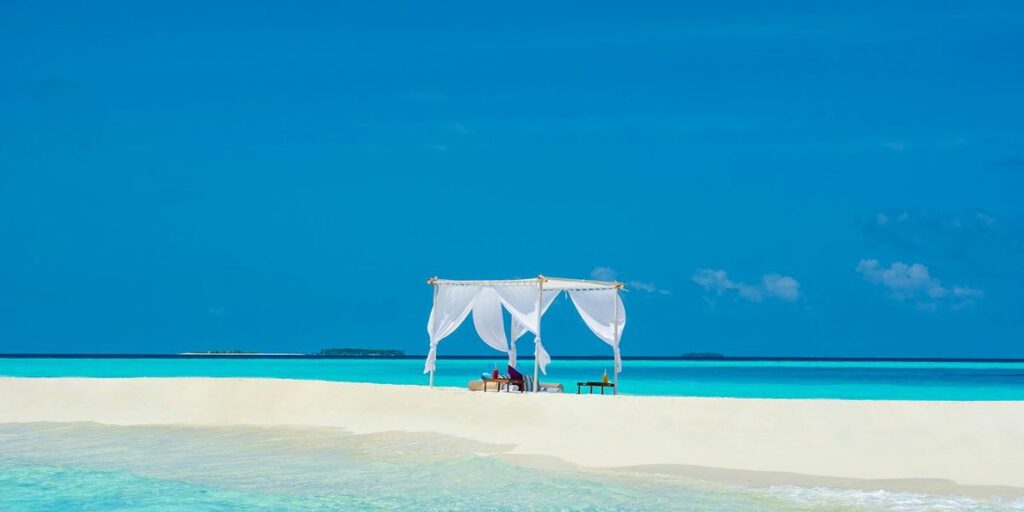 Milaidhoo Maldives Destination Dining Sandbank